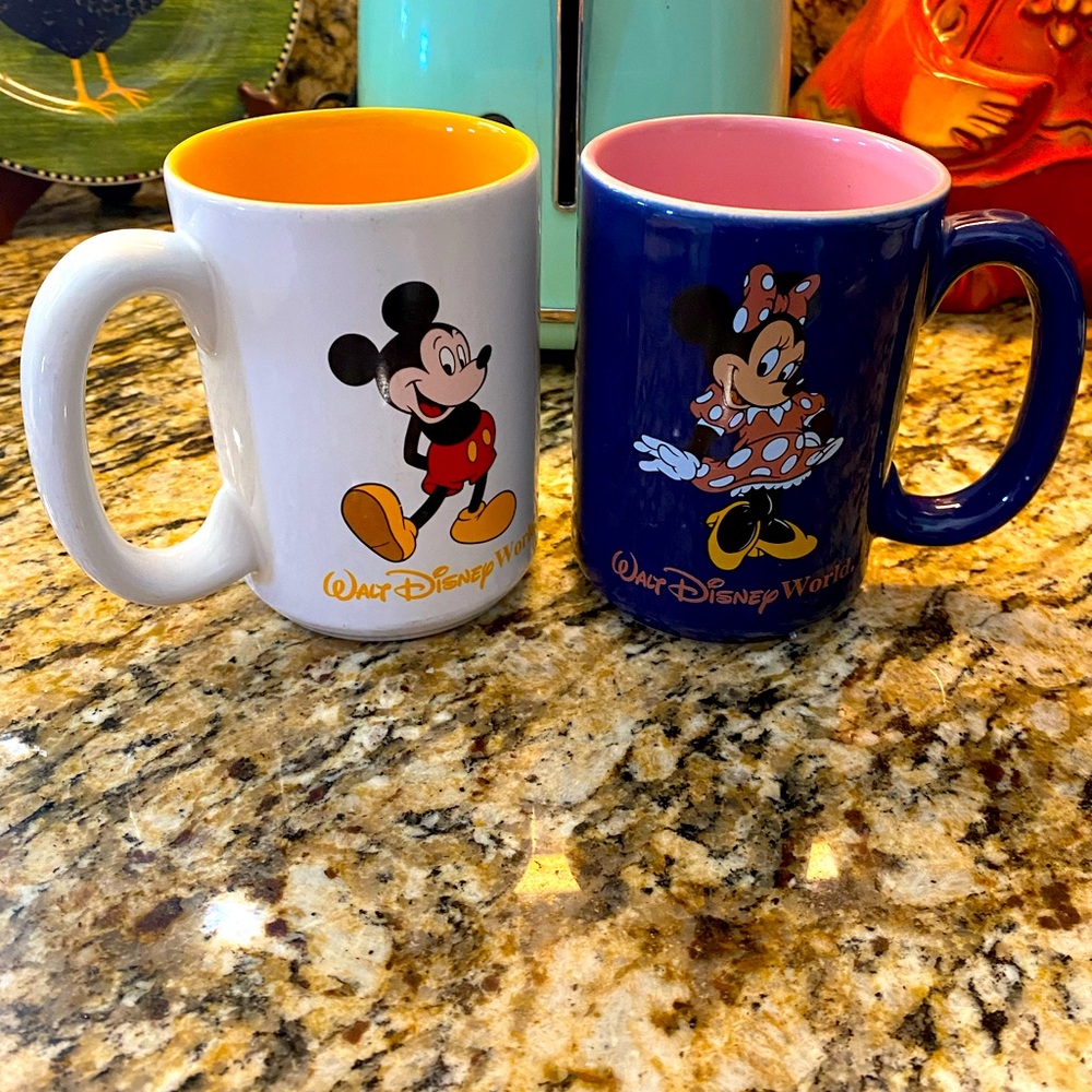 DISNEY MICKEY AND MINNIE COFFEE-CUPS